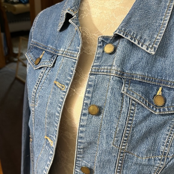 Jean jacket - Picture 2 of 5